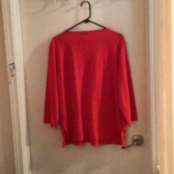 Alfred Dunner Vibrant Red Flower Top Size 1X - Picture 7 of 7